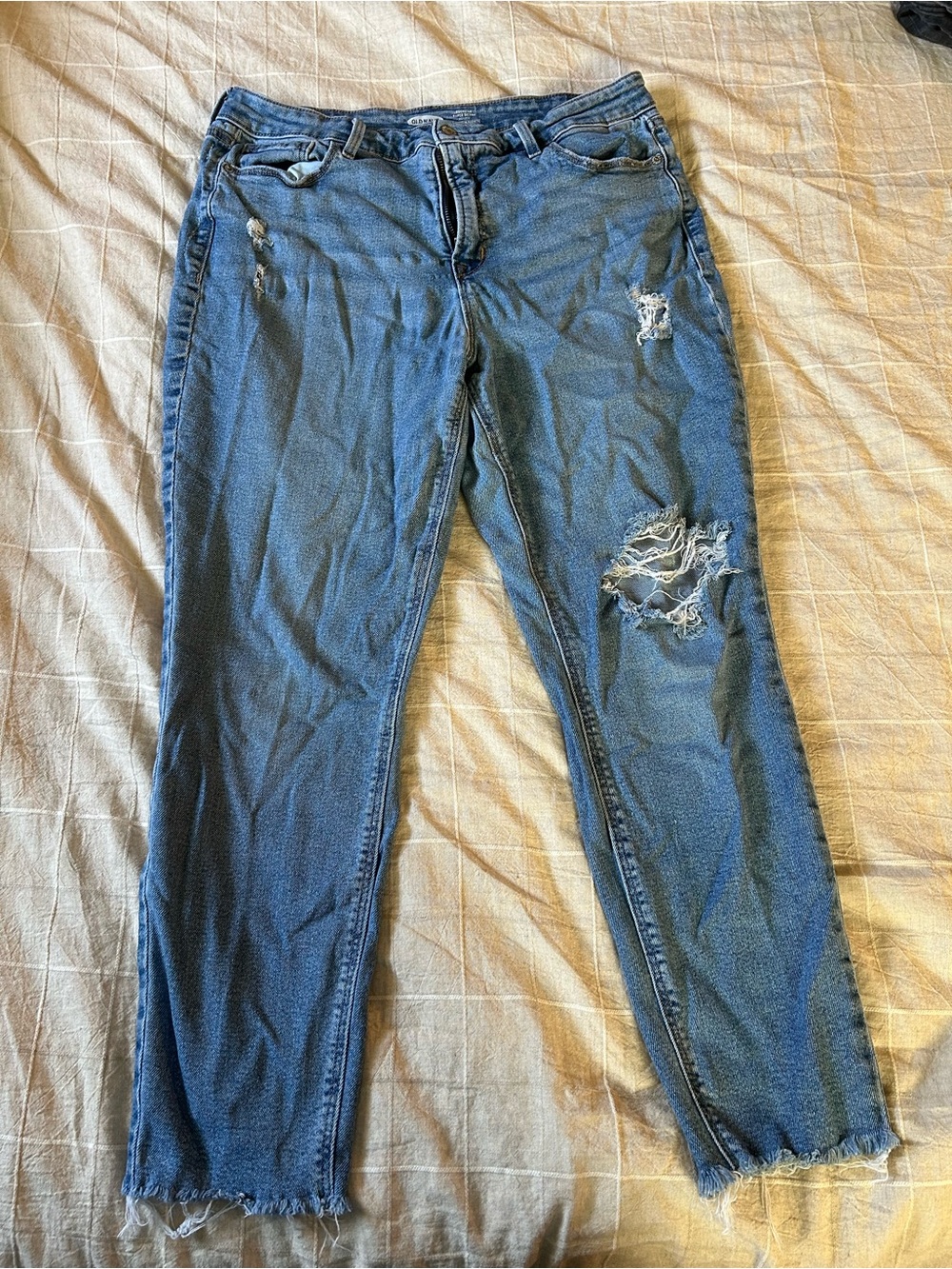 Old Navy Distressed Women’s Skinny Jeans